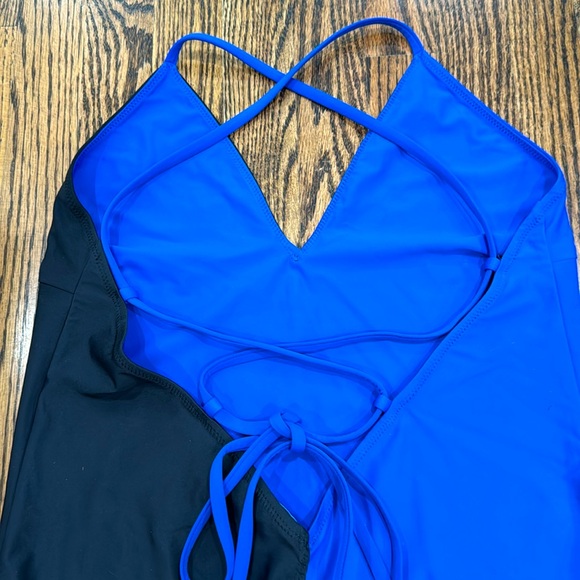 NWT ANSEA THE REVERSIBLE TIE BACK ONE PIECE IN BLACK AND BLUE - Picture 4 of 9